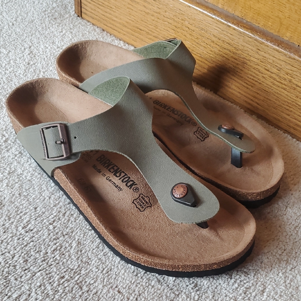 MEN Birkenstock Olive Green Sandals sz 41 ( New)